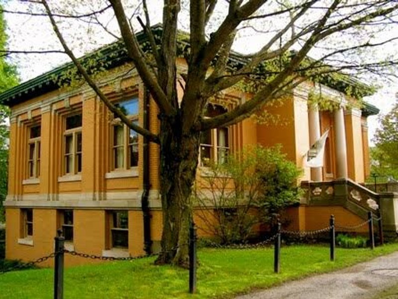 Joslin Memorial Library